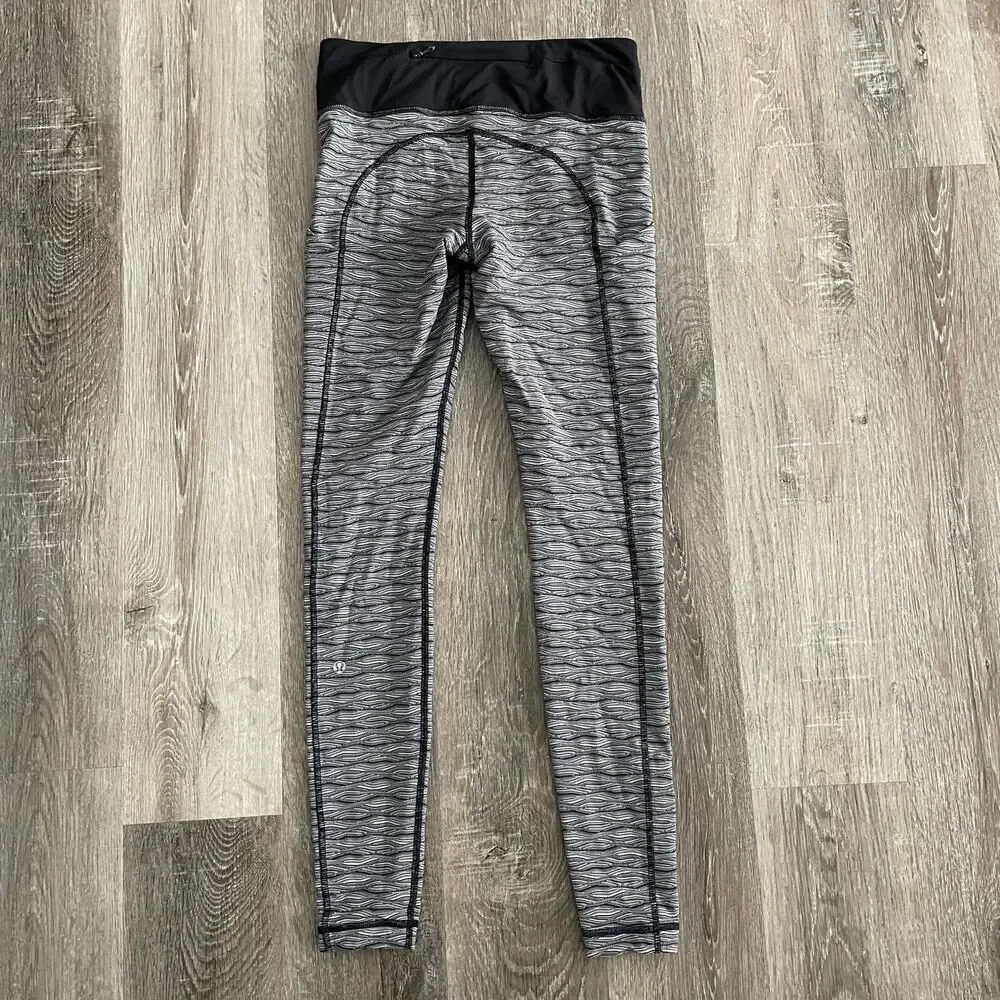 Lululemon Speed Tight II Textured Wave Black Silver Spoon / Black - Size: 6